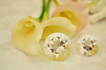 Table setup with calla lilies on plates