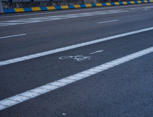 carril bici :necesario y obligatorio en las grande ciudades