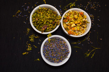 Травяные чаи с розой ,ромашкой,липой,тимьяном,лавандой.