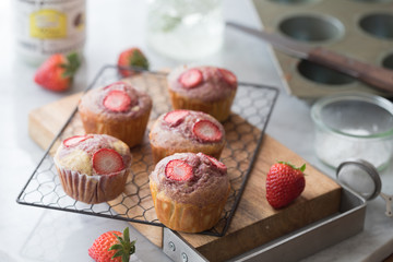 いちごの米粉マフィン