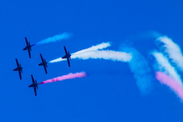Making smoke confetti.