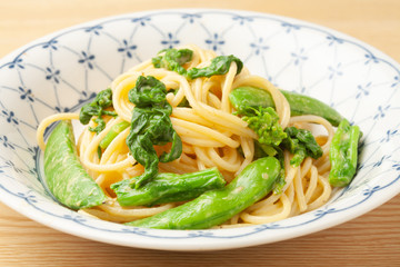 菜の花とスナックエンドウのクリームパスタ