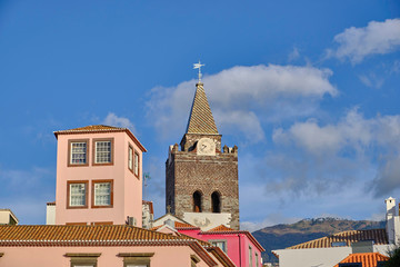 Obraz premium Scenic view of Cathedral of Our Lady of the Assumption (Sé Catedral de Nossa Senhora da Assunção) in Funchal - capital of Portugal's Autonomous Region of Madeira. Look of the Roman Catholic Diocese