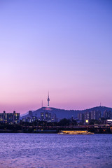 노을지는 한국의 한강 도시 경관