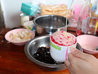 Sweet  shaved ice, Is a popular street restaurant.