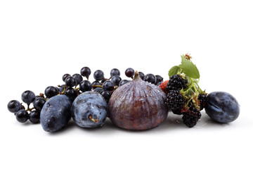 Blue and violet fruits