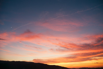三日月と夕焼け