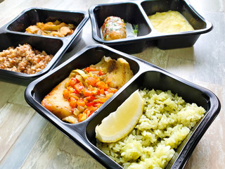 Eat healthy food, deliver fresh food in containers.