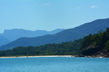 Obraz premium landscape Red beach in Ubatuba, Brazil.