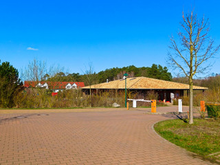 Die Gebäude vom Ferienpark in der Uckermark