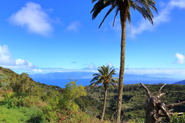 Obraz premium View of Tenerife and Teide mountain from La Gomera from mirador de abrante