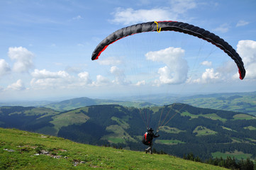 d&eacute;collage d'un parapente - Suisse