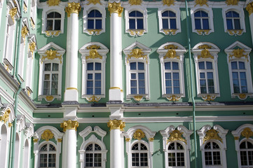 Fototapeta na wymiar Façades du palais de l'Ermitage, aujourd'hui un musée