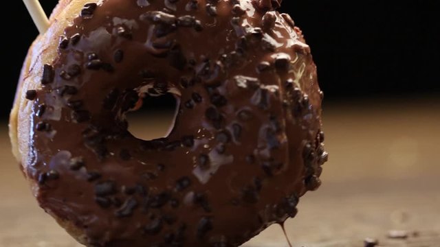 donut de chocolate amargo e branco