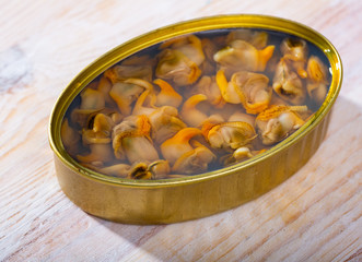 Preserved natural mussels