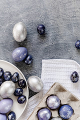 Easter is coming. Small preparations. We paint eggs with the whole family.
