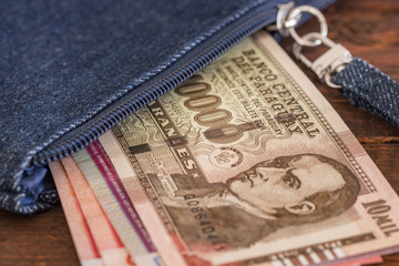 Paraguay money, guaranies banknotes