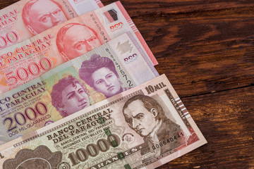 Paraguay money, guaranies banknotes