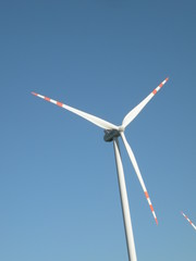 turbina wiatrowa © Jarosaw