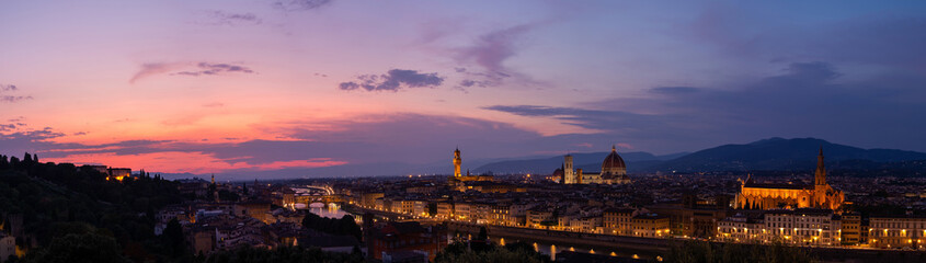 Fototapeta na wymiar Florenz am Abend, Toskana, Italien