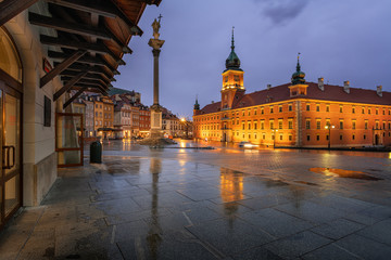 Warsaw Royal Castle - Warsaw by night - 330561867
