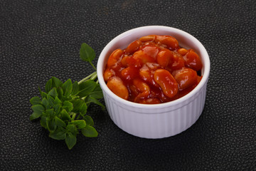 Baked kidney with tomato sauce