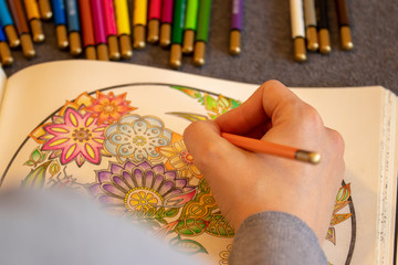 Ausmalen mit Buntstiften