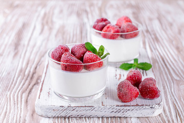 Cottage cheese dessert with frozen strawberries