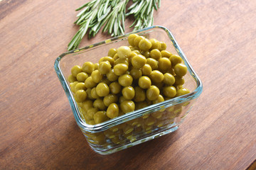 green peas in canned glass