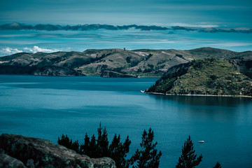 lejos del lago