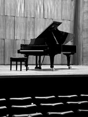 Grand piano set on stage © zonik1