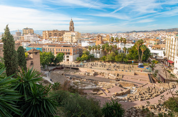 Fototapeta na wymiar Vista panorámica del famoso Teatro Romano de la Alcazaba con la Catedral. Málaga. España.