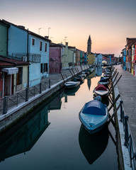 Fototapeta na wymiar Venedig Menschenleeres Burano bei Sonnenaufgang