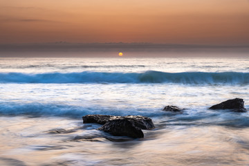 Obraz premium Pretty Pastel Summer Sunrise by the Sea