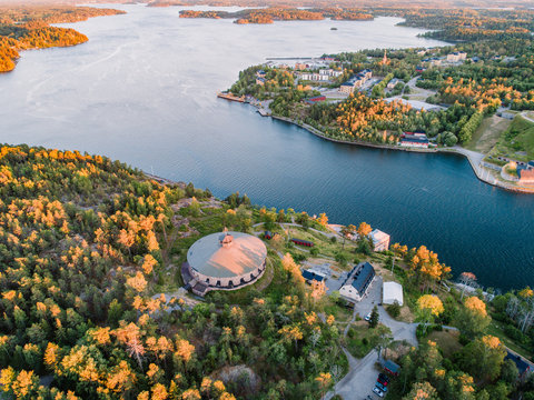 Fredriksborg in Fredriksborgsv&auml;gen 17, 139 90 V&auml;rmd&ouml;, Sweden
