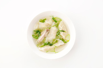 鶏手羽中入りスープ水餃子