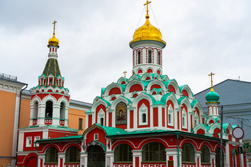 Fototapeta na wymiar Church of the Kazan Mother of God on Red Square in Moscow