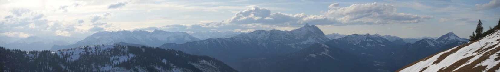 Bergpanorama mit dem Guffert am Abend
