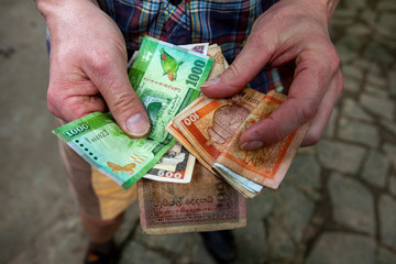 paying with Sri Lanka rupees