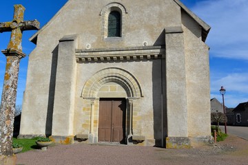 Fototapeta na wymiar Eglise de Pazy