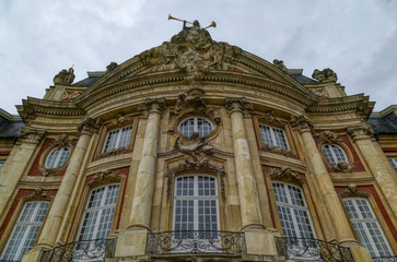 Fototapeta na wymiar Barocke Palastfassade in der Altstadt von Münster