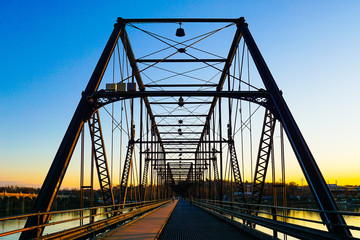 Walnut Street Bridge
