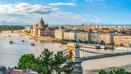 Abwaschbare Fototapete Budapest Parlament und Kettenbrücke