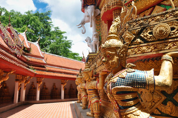 Fototapeta premium Wat Bang Riang oder Wat Rat Uppatham in Phang Nga Thailand