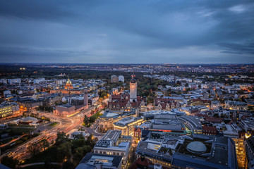 Panorama über dem abendlichen Leipzig
