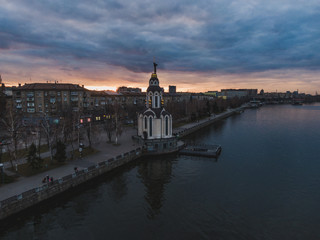Fototapeta premium закат в городе с высоты, sunset in the city from above