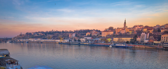 Belgrade Danube river boats and cityscape panoramic view - obrazy, fototapety, plakaty
