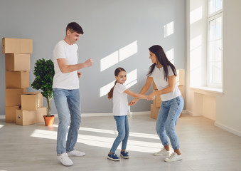 Fototapeta premium Family moving house home apartment purchase rent mortgage sale room concept.
