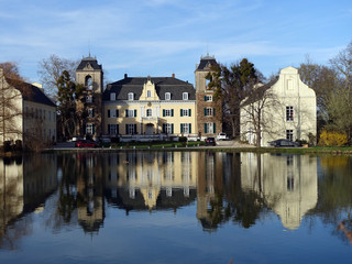 Burg Flamersheim,  Wasserschloss im Stil des Neobarock