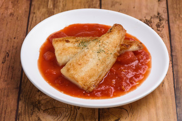 白身魚ムニエルのトマトソース
